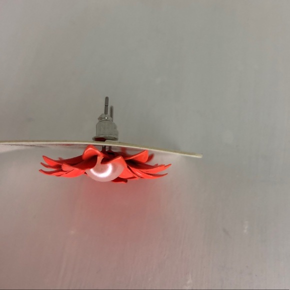 Large Faux Pearl Flower Earrings - Picture 2 of 2